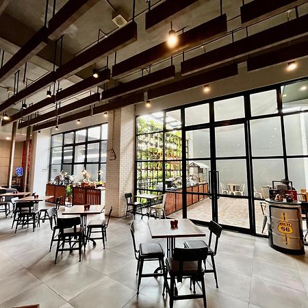 Hotel Fortunagrande Jember Exterior photo