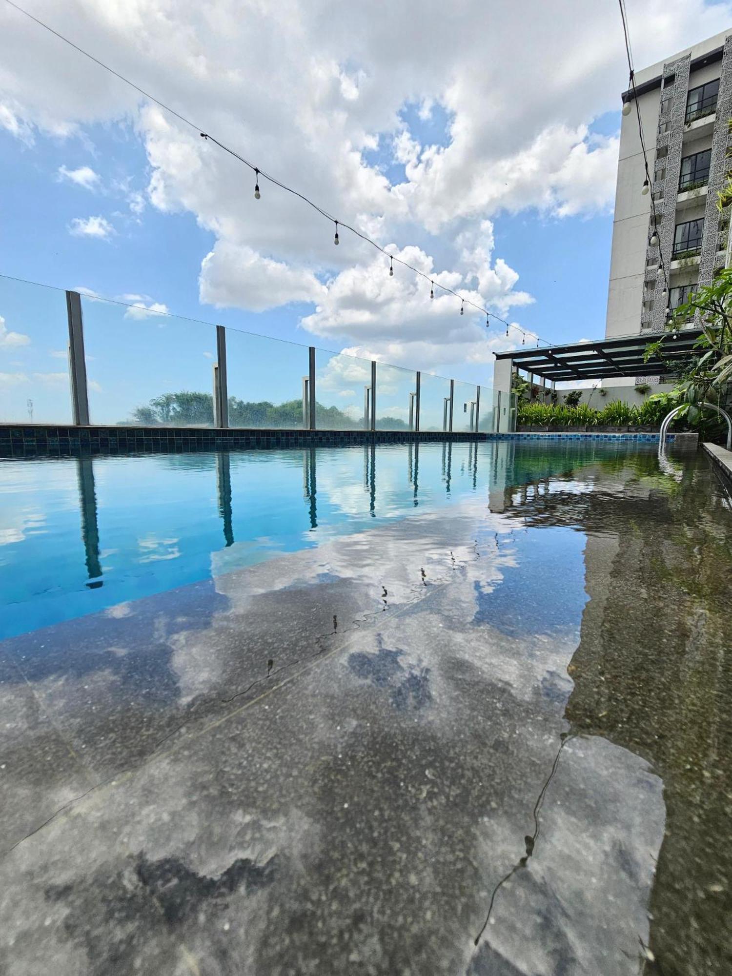 Hotel Fortunagrande Jember Exterior photo