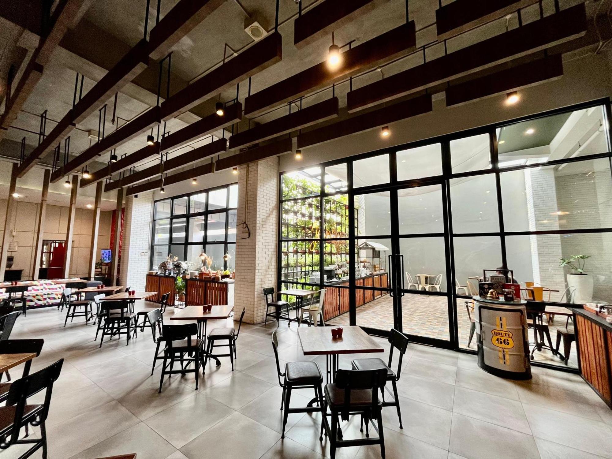 Hotel Fortunagrande Jember Exterior photo