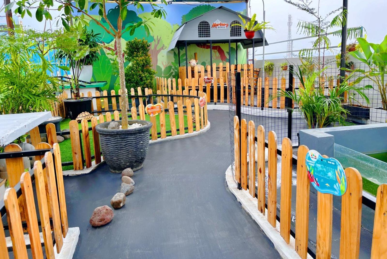 Hotel Fortunagrande Jember Exterior photo